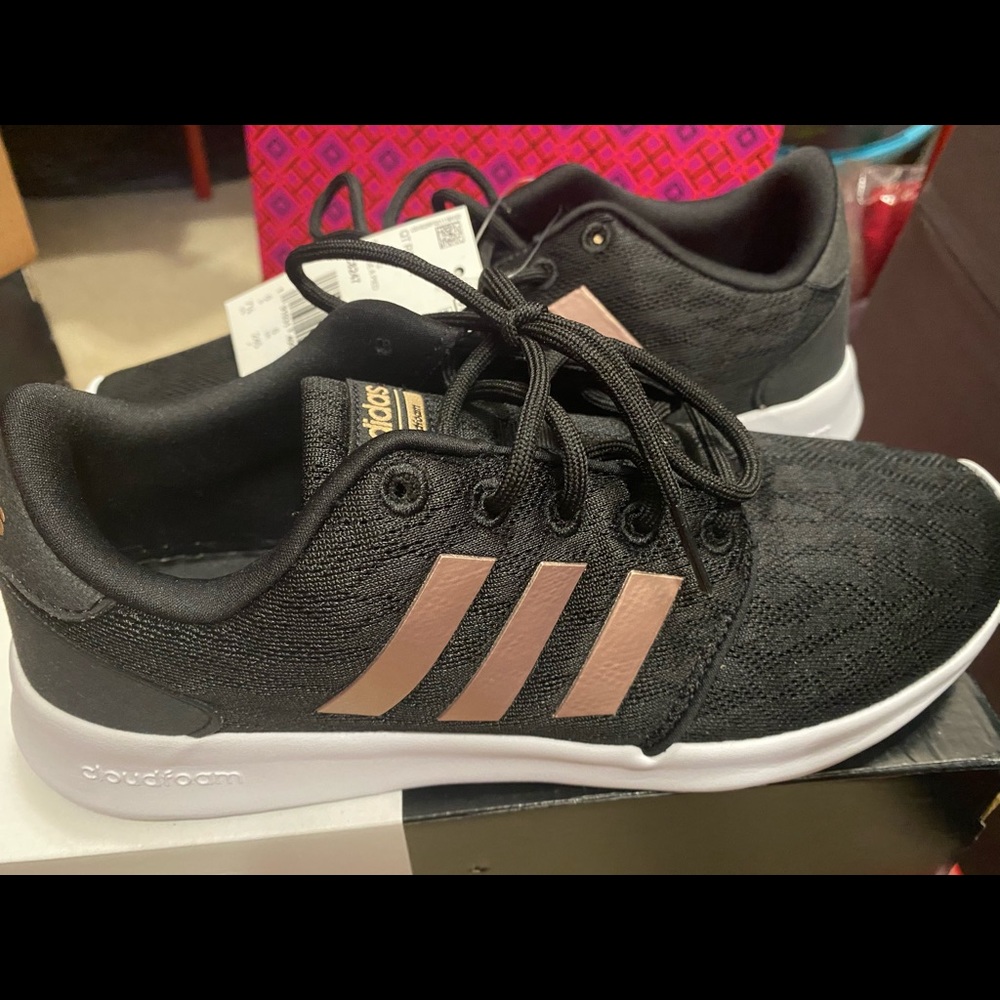 Womens cloudfoam shoes